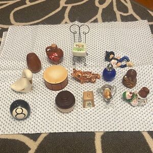 Assorted mis-matched salt and pepper shakers Collection of 14